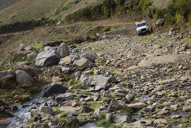 Amazing West - Jeep Safari Tour - Full Day - Shared Tour - Seixal Black Sand and Poças das Lesmas for Quick, Dramatic Photos