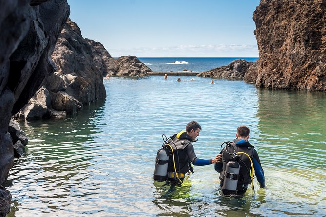 Diving in the Madeira Aquarium - Where you start: Porto Moniz meeting point and getting there