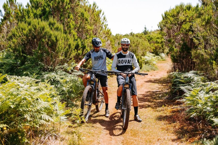 E-Bike Guided Tour - West Side Mountain Biking - From Funchal to Fonte do Bispo: Starting Strong
