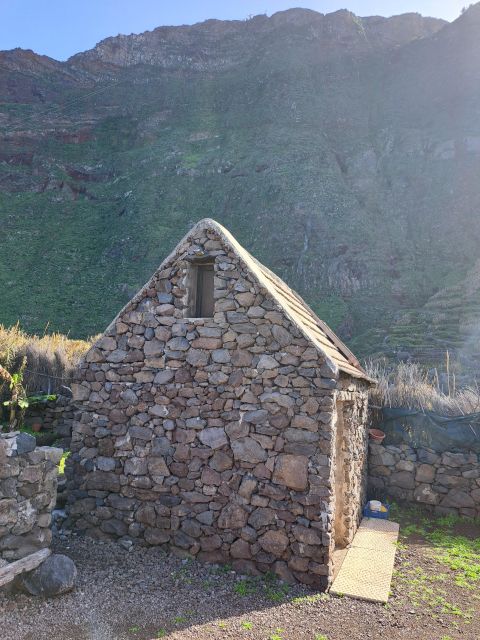 EAST MADEIRA:,Peaks, Forest walk,Thatched Roofs, Rum factory - Santana’s triangular thatched houses, plus your lunch break