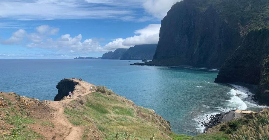 East Tour: Classic jeep tour to East Madeira - Santana - Guindaste glass platform: sea views after a short walk