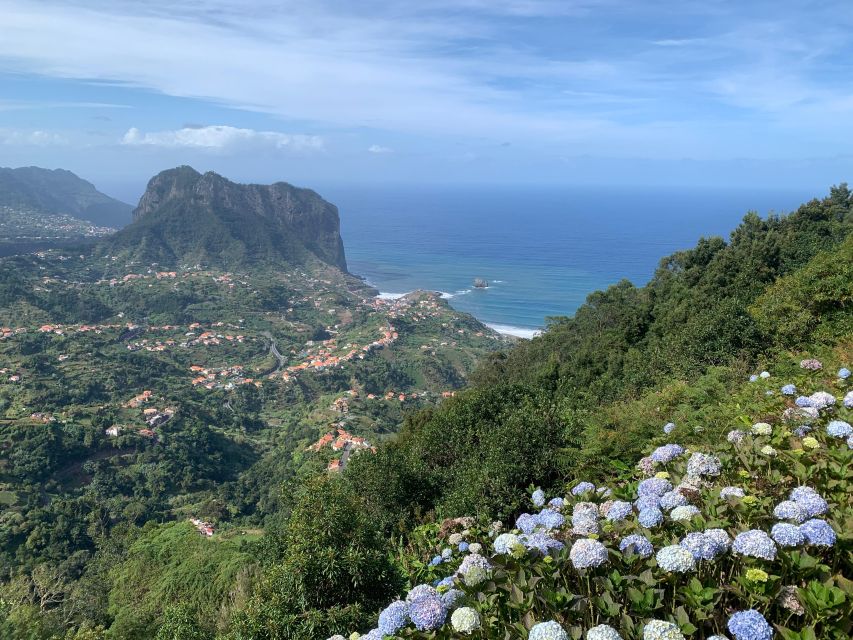 East Tour: Classic jeep tour to East Madeira - Santana - Lombo da Quinta: Funchal harbour views from old side roads