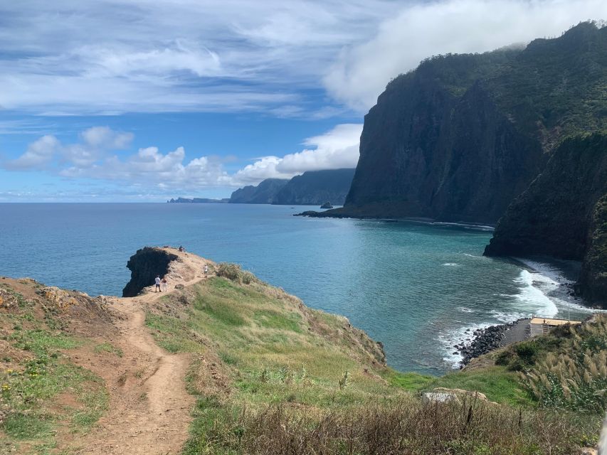 East Tour: Classic jeep tour to East Madeira - Santana - Pico do Arieiro (1,818 m): the high point that changes the whole mood