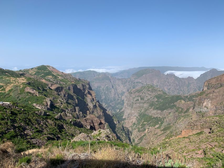 East Tour: Classic jeep tour to East Madeira - Santana - Santana: traditionally built houses plus an adventurous approach