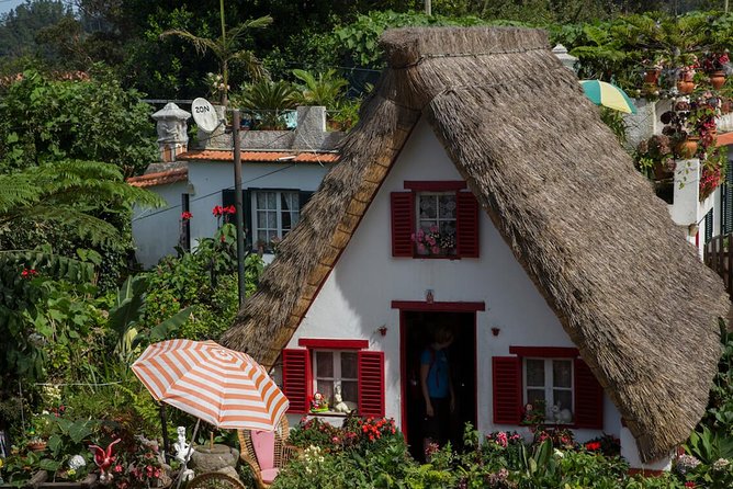 Enchanting North - Full Day- Shared Tour - São Jorge: a fast horizon fix for dramatic north-coast views