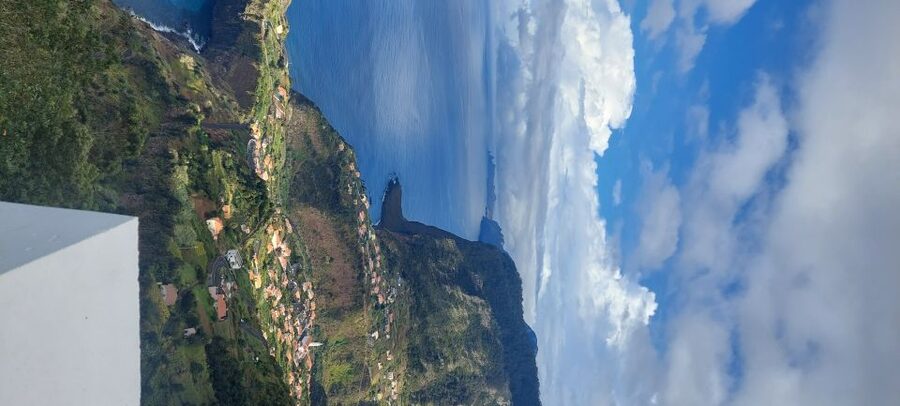 From Funchal: Pico Do Arieiro and Santana Full-Day 4x4 Tour - Pico do Arieiro at 1,818 meters: the viewpoint moment