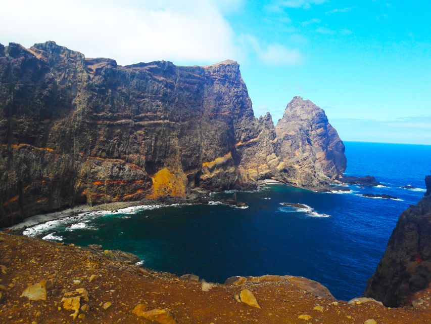 From Funchal: Ponta de São Lourenço/Caniçal Full-Day Hike - Volcanic Rock Formations: The Real Story Behind the Curves