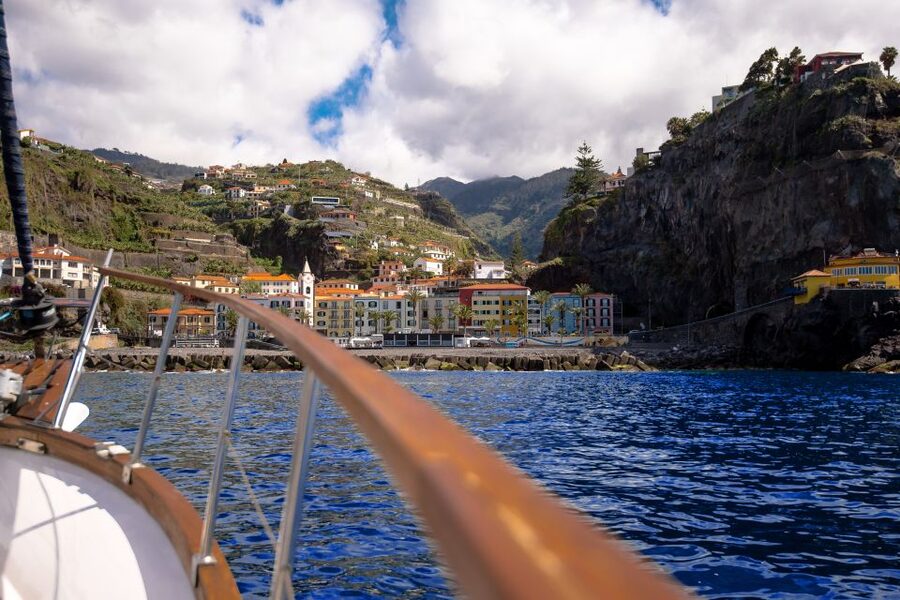 From Funchal: West Bays Sailing Tour with Lunch - Crew, languages, and the tone of the trip