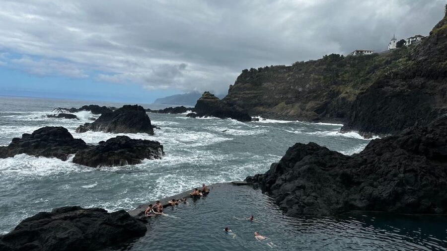 From Funchal:West Madeira Open-roof 4x4 Day Tour with Pickup - Ribeira da Janela and the Photo-Stop Rhythm