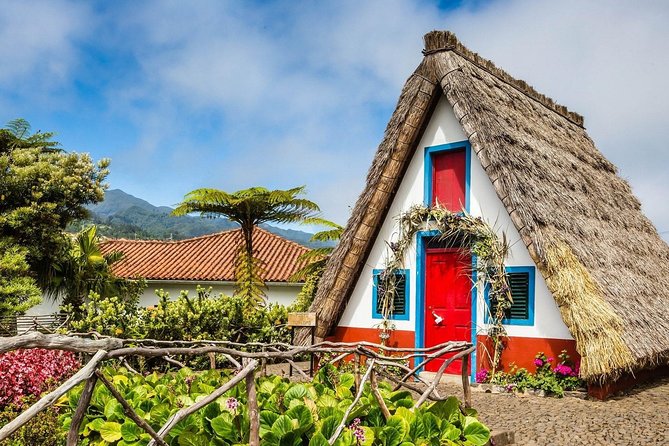 Full Day East Madeira - Pico do Ariero, Ribeiro Frio, Santana - Camacha wickerwork: the best kind of souvenir stop