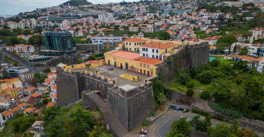 Funchal : 1 hour City Tour by Tuk-Tuk - Getting around in a tuk-tuk, with comfort and photo stops built in