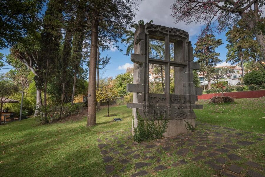 Funchal: City Highlights Tuk-Tuk Tour - Pico dos Barcelos lookout: your first big view hit