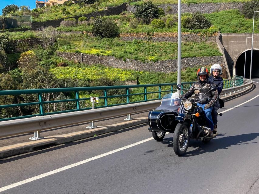 Funchal Exploration: Sidecar Tour with Historical Insights - Miradouro do Pináculo: the photo stop that frames the whole bay