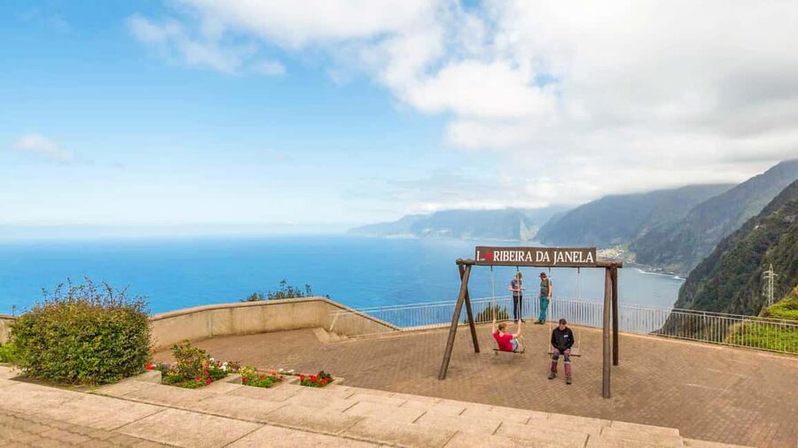 Funchal: Family Madeira Island Tour - Comfort and luggage: choosing mini van vs 4-seat car