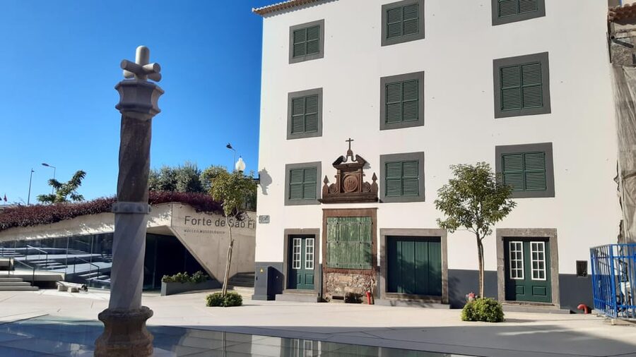 Funchal: famous places and magical corners. - Who should book this Funchal walking tour