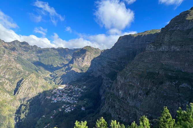 Funchal highlights 5h Private Tour in Madeira - Getting picked up in Funchal (and from the cruise terminal)