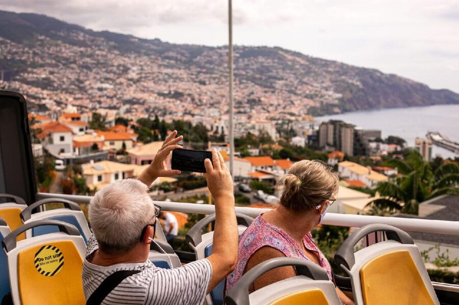 Funchal: Hop-On Hop-Off Bus Tour - Pico dos Barcelos, gardens, and “instant viewpoint” travel