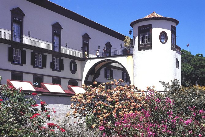 Funchal Hop-On Hop-Off Tour 3 in 1 - Câmara de Lobos: the coast, the promenade, and the Churchill connection