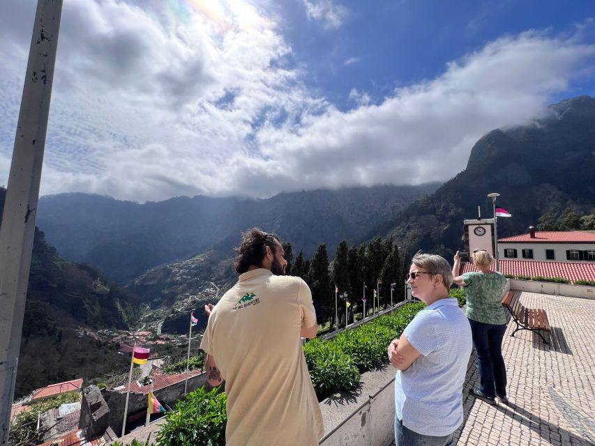 Funchal: Nuns Valley, Safari Tour, & Viewpoints with Sunset - Paredão viewpoint: a short climb, a big payoff