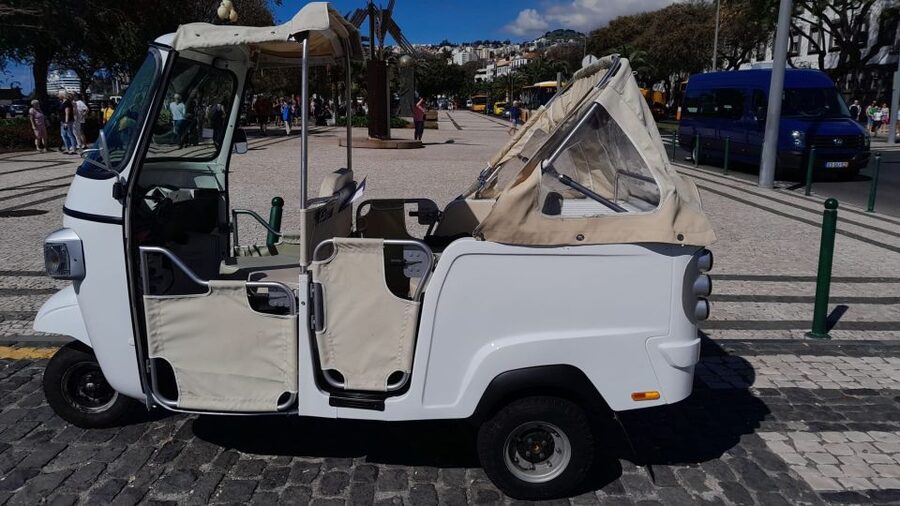 Funchal: Private Guided Tour of Historic Center by Tuk Tuk - Your guide and driver: the difference between a ride and a tour