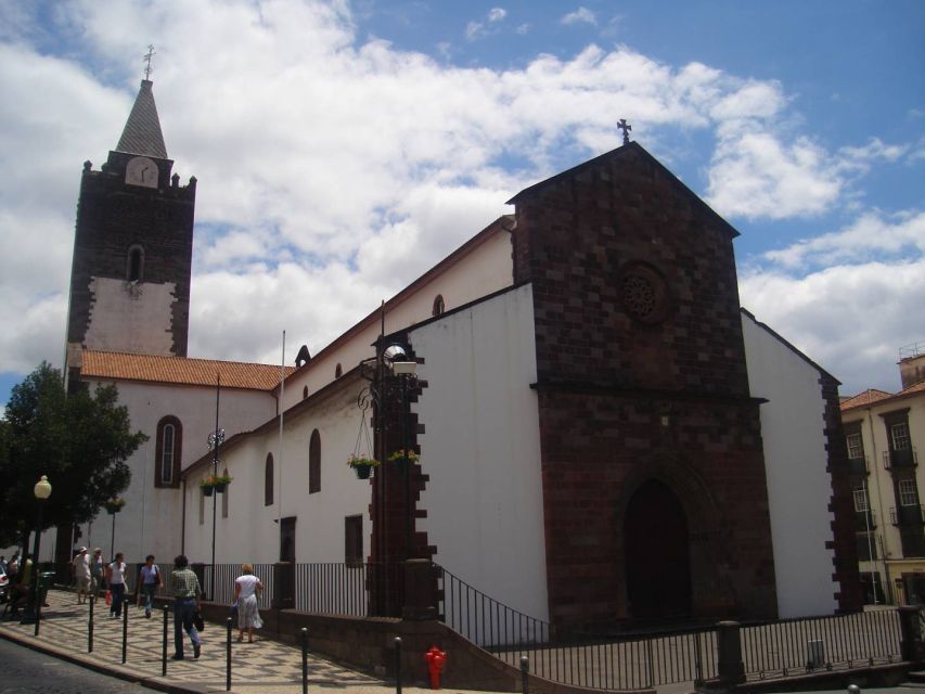 Funchal: Private Guided Walking Tour - From the Sea to the City Door, understanding old Funchal’s layout
