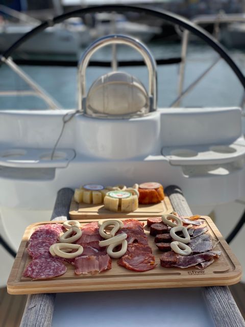 Funchal: Private Sailing Sunrise, Sunset & Moonlight Cruises - Madeira Coast and Sunset: The One-Hour Window That Makes People Grin