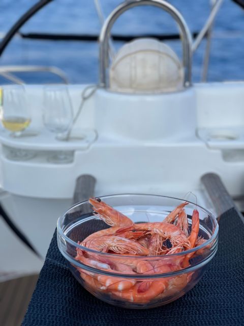Funchal: Private Sailing Sunrise, Sunset & Moonlight Cruises - Crew Style: Manolo and His Son, Attention Without Pressure