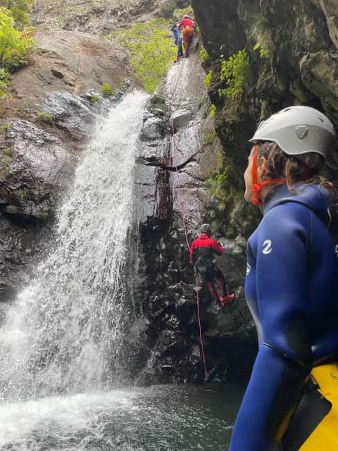 Go Explore Canyoning Level 2 (Nun's Valley) . - The rappels: four abseils and the 15-meter turning point