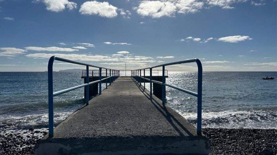 Half-Day Country Market Tour on Madeira Island - Santa Cruz: market break plus a seaside promenade