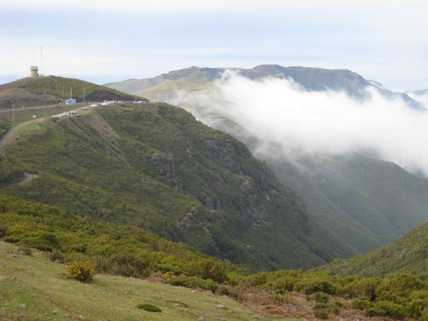Levada do Alecrim (Madeira Lakes) Full-day walk - Paul da Serra and the Valley Start: When the Views Open Up