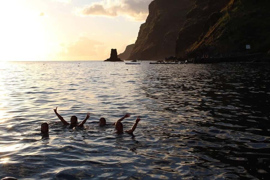 Madeeira: Sunset dinner cruise - Madeira Sunset Dinner Cruise: What This Evening Is Really Like