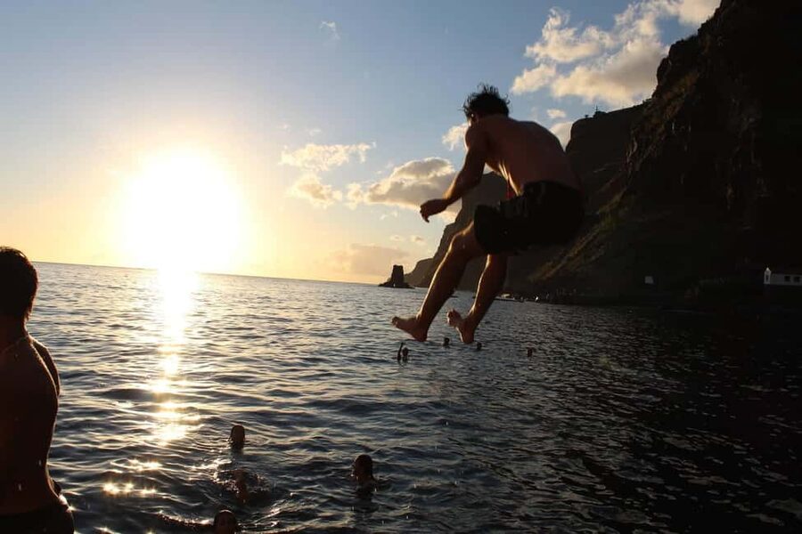 Madeeira: Sunset dinner cruise - Getting to the Boat: Hotel Pickup That Saves Your Brain