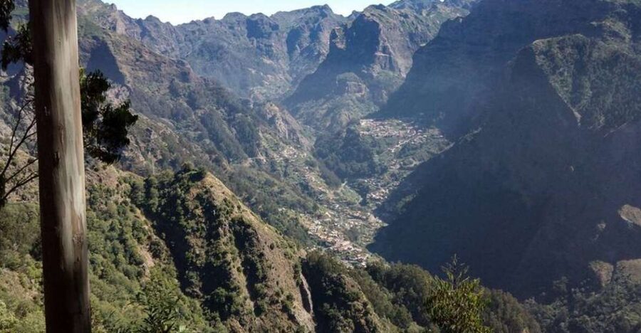 Madeira 2 Full-Day & 1 Half-Day 4x4 jipe Special Tour Combo - East Madeira Route: Pico do Areeiro, Ribeiro Frio, and the Balcões Levada Walk