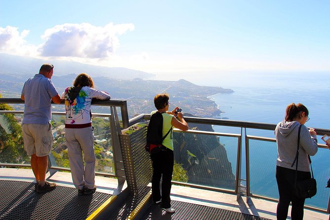 Madeira Best of the West Day Tour - Cabo Girão: the 580-meter viewpoint and whether to pay for Skywalk