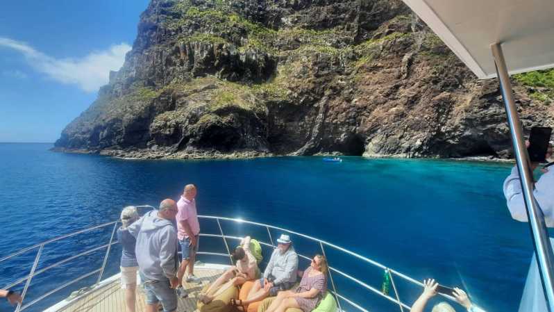 Madeira: Boat Trip with Lunch, Drinks, and Hotel Transfer - Door-to-door Madeira transfer from your Funchal hotel