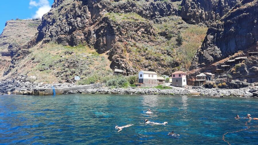 Madeira: Boat Trip with Lunch, Drinks, and Hotel Transfer - Who this boat trip suits best