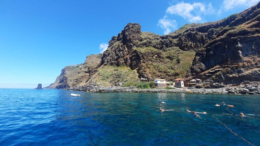 Madeira: Boat Trip with Lunch, Drinks, and Hotel Transfer - What to bring so you feel comfortable the whole time