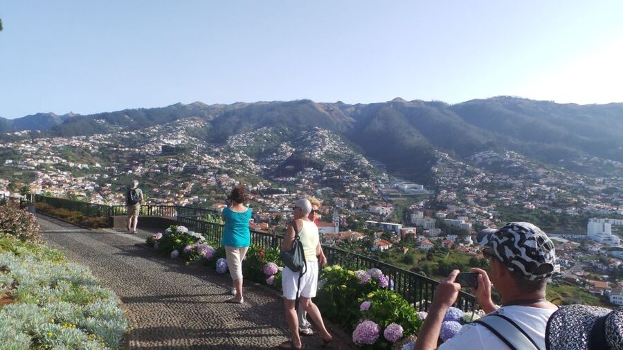 Madeira: Cabo Girao, Jeep Tour Adventure and Wine Tasting - Madeira Wine Tasting at the Cellar: Sweet to Dry, and It’s Free