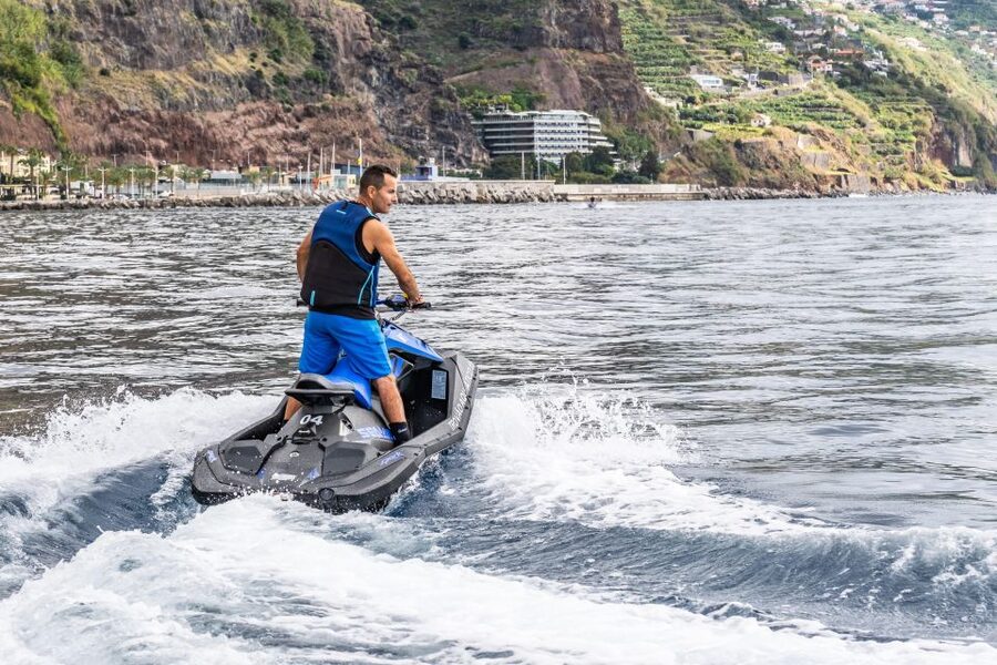 Madeira: Calheta Jet Ski Rental - Briefing, safety equipment, and the license versus circuit choice