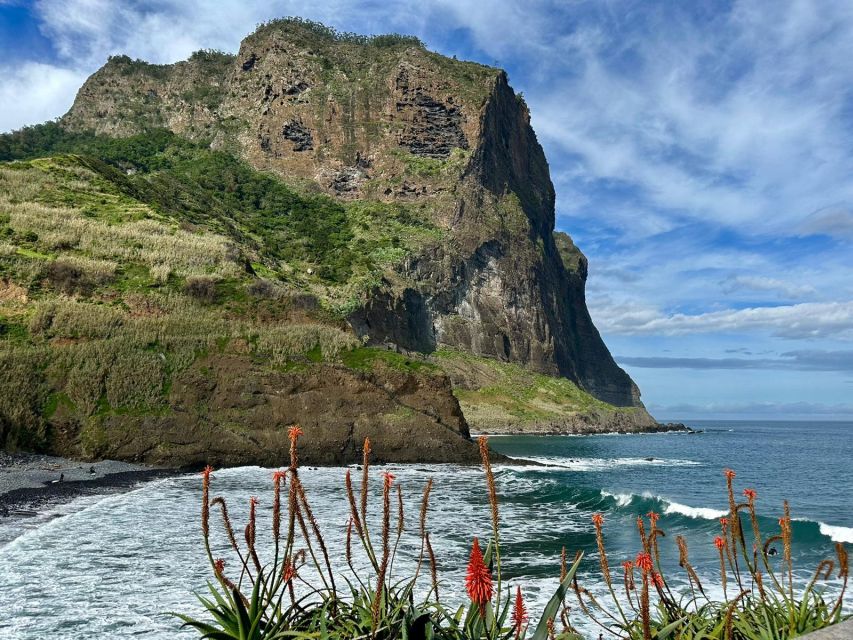 Madeira : East Tour - Santana North Side - Pico do Areeiro (1,818 m), High-Mountain Views and Weather Reality