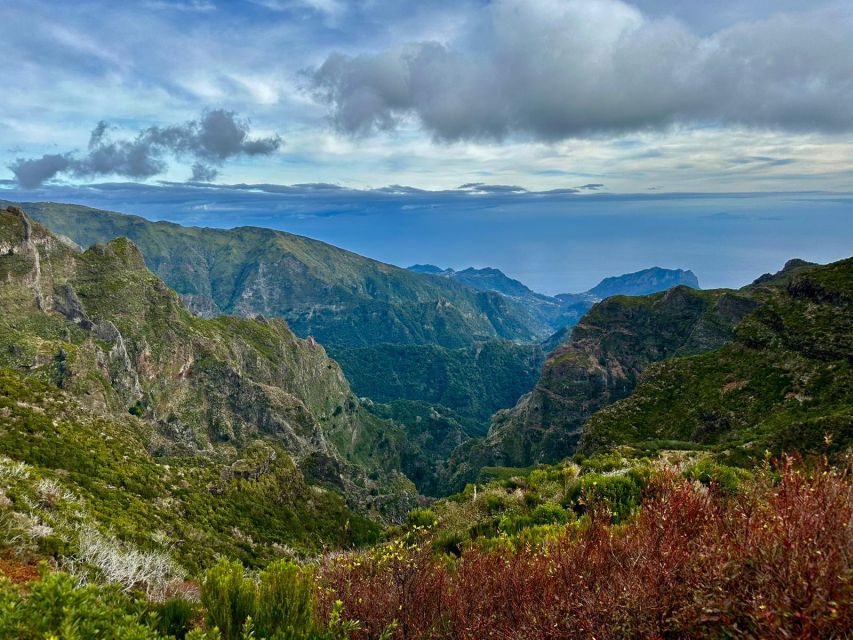 Madeira : East Tour - Santana North Side - Pico do Facho Viewpoint and the Machico Valley on the Return