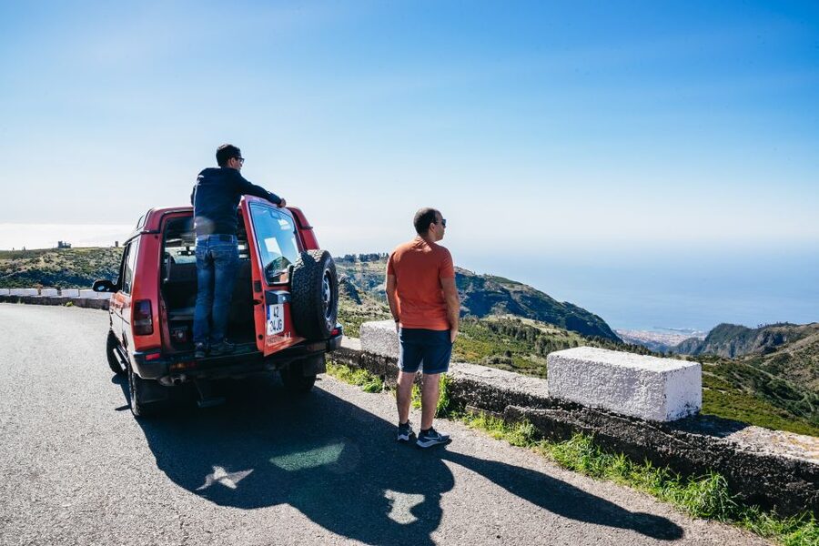 Madeira: Half-Day Pico Arieiro Jeep Tour - Hotel Pickup and the Meet-Up Routine