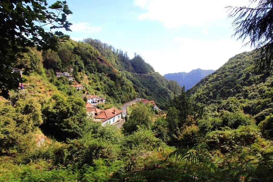 Madeira: Late East Tour with Pico do Areeiro Views - Getting up to Pico do Areeiro, and why the late morning views hit different