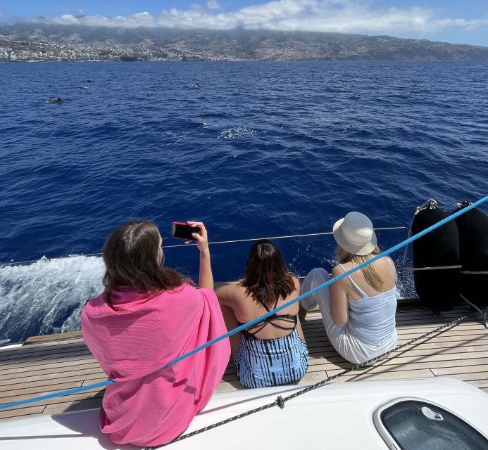 Madeira: Luxury Yacht & Sailing Sunset Tour - Entering The Ride: Marina do Funchal and Getting Aboard Smoothly