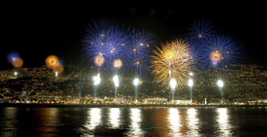 Madeira: New Years Eve Fireworks Catamaran Cruise - Price and Value: Drinks Included, Timing Tuned