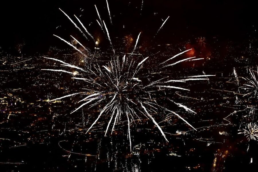 Madeira: New Years Eve Fireworks Catamaran Cruise - Boarding and Meeting Point: Where to Go in Funchal