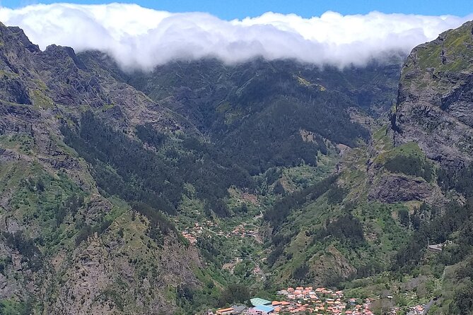 Madeira Pack 1 - Santana + Porto Moniz+ Curral das Freiras - Key highlights at a glance