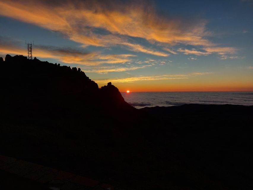 Madeira: Pico do Arieiro Sunrise with East and West Tour - Pico do Arieiro sunrise: worth the cold, even with clouds