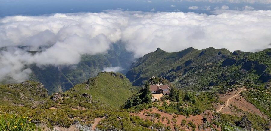 Madeira: Private Guided Achadas Teixeira - Pico Ruivo PR1.1 - The return to Achadas do Teixeira: old path energy and downhill relief