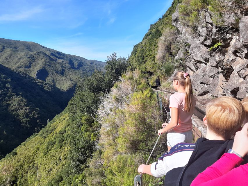 Madeira: Private Walking Tour of Levada das 25 Fontes PR6 - Private guide value: storytelling, pacing, and photo-friendly attention